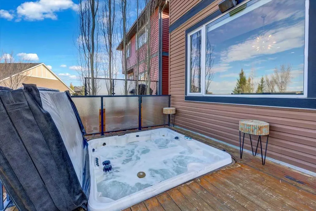 142 Fireside Bend Cochrane AB T4C0V5