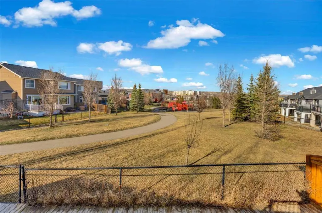 142 Fireside Bend Cochrane AB T4C0V5