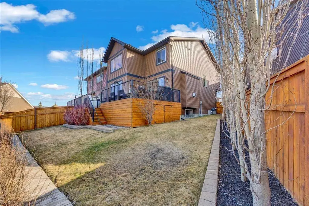 142 Fireside Bend Cochrane AB T4C0V5