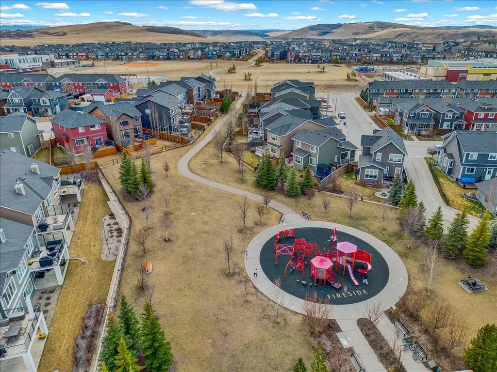 142 Fireside Bend Cochrane AB T4C0V5