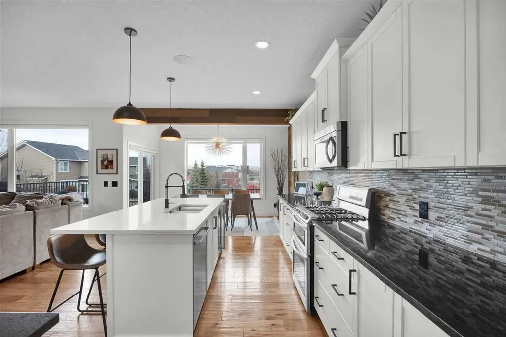 142 Fireside Bend Cochrane AB T4C0V5