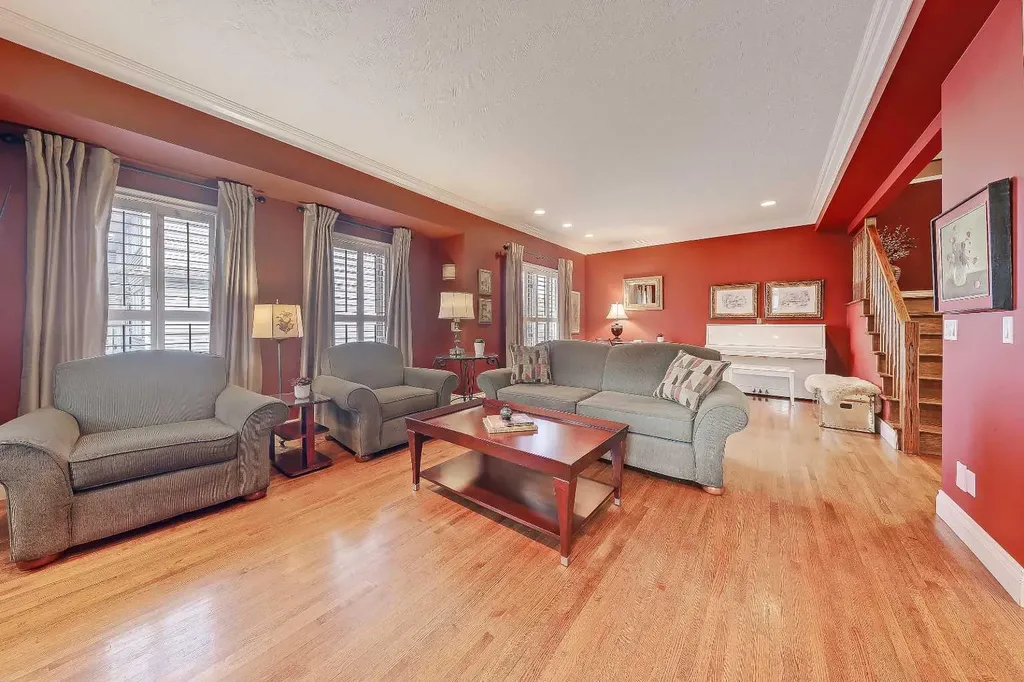446 Killarney Glen Court SW Calgary AB T3E 7H4