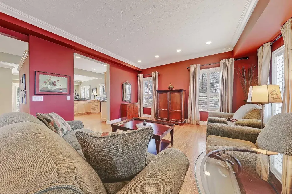 446 Killarney Glen Court SW Calgary AB T3E 7H4