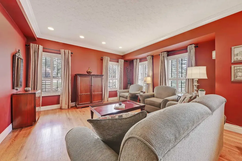 446 Killarney Glen Court SW Calgary AB T3E 7H4