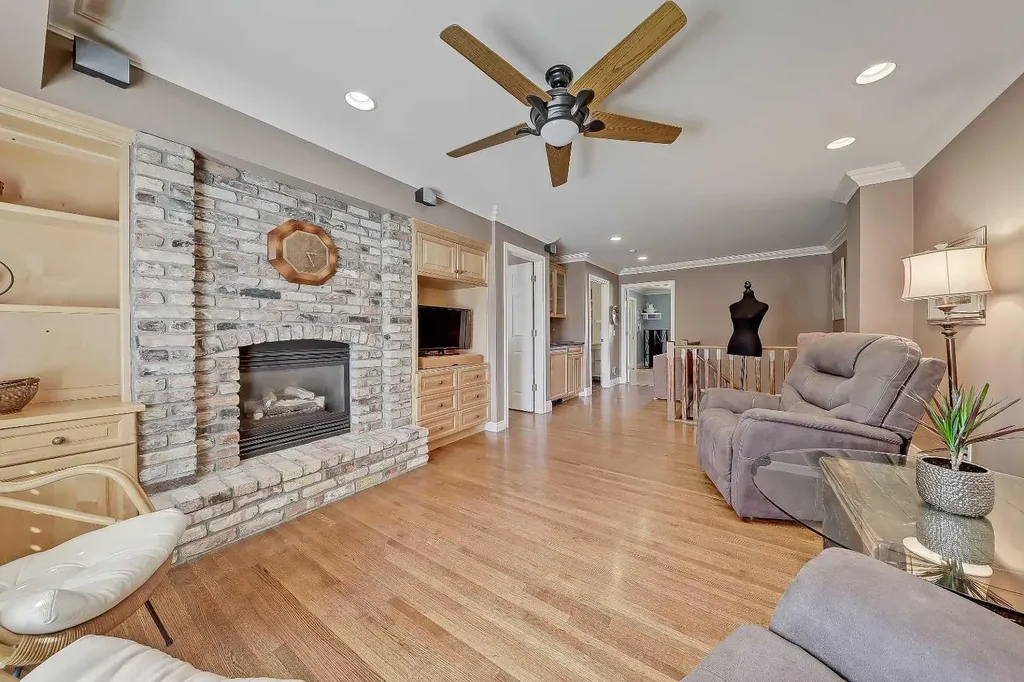 446 Killarney Glen Court SW Calgary AB T3E 7H4