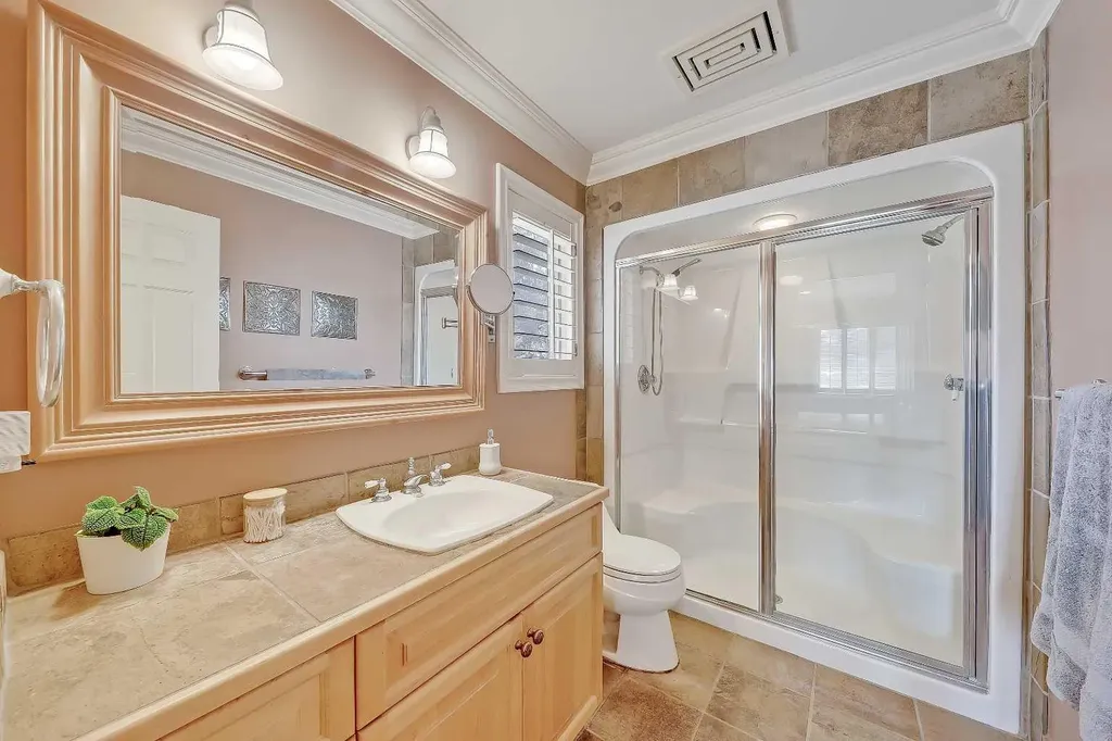 446 Killarney Glen Court SW Calgary AB T3E 7H4