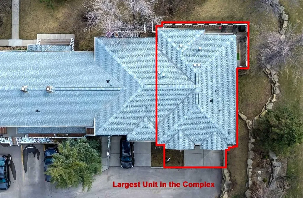 446 Killarney Glen Court SW Calgary AB T3E 7H4