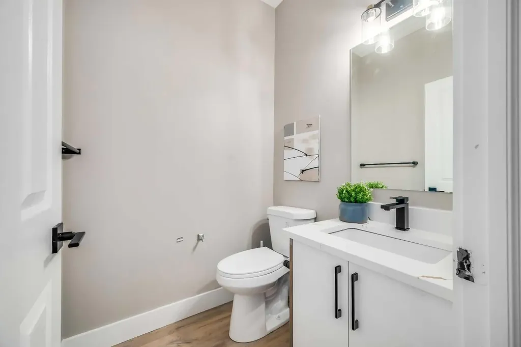 198 Panamount Villas NW Calgary AB T3K 6K2