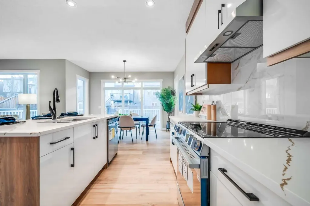 198 Panamount Villas NW Calgary AB T3K 6K2