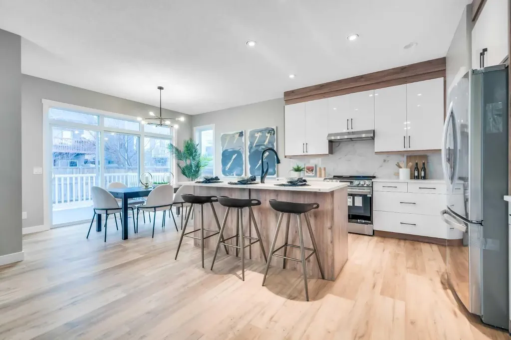 198 Panamount Villas NW Calgary AB T3K 6K2