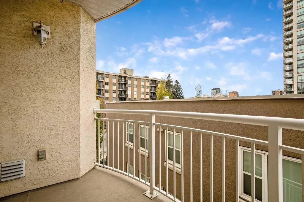 1026 12 Avenue SW Calgary AB T2R 0J6