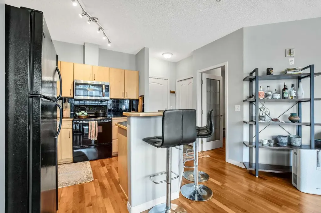 1026 12 Avenue SW Calgary AB T2R 0J6