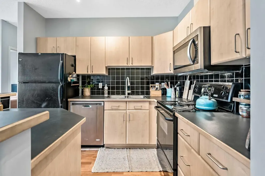 1026 12 Avenue SW Calgary AB T2R 0J6