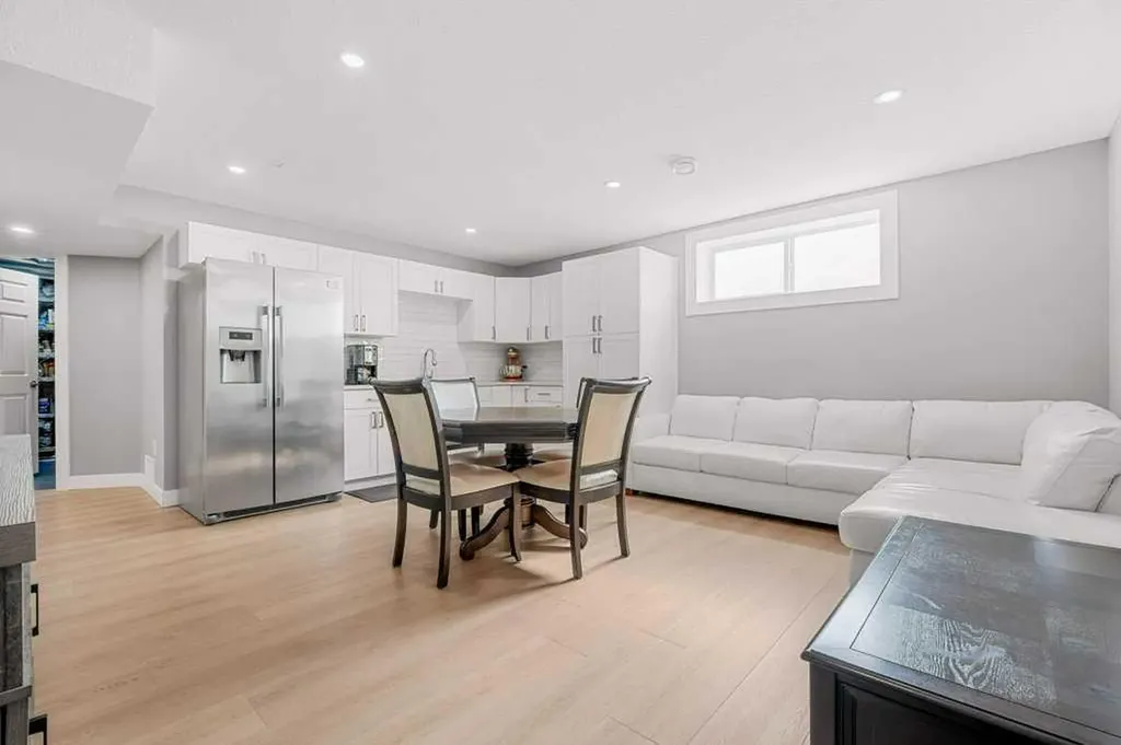 471 Canals Boulevard SW Airdrie AB T4B 0K1