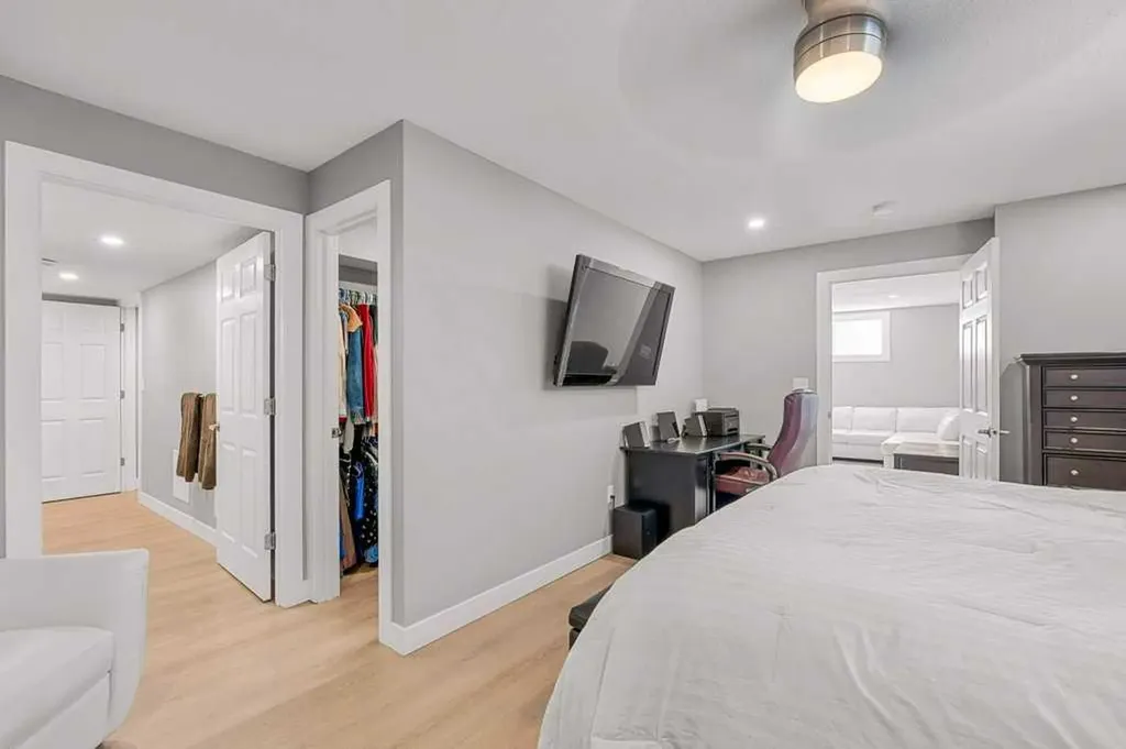 471 Canals Boulevard SW Airdrie AB T4B 0K1