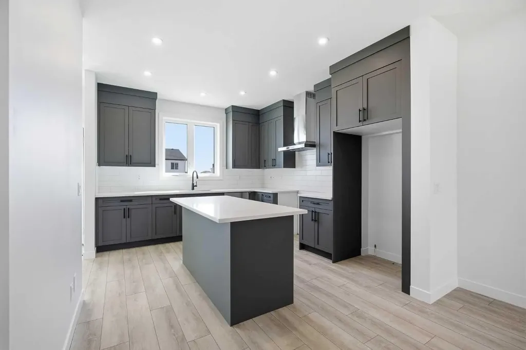 217 Bridgeport Gate Chestermere AB T1X 3E2
