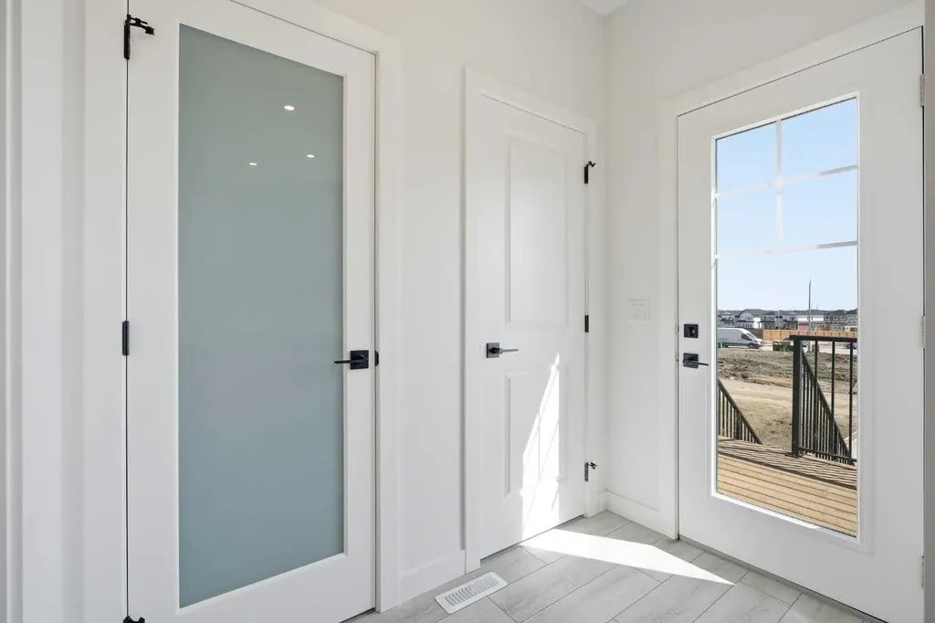 217 Bridgeport Gate Chestermere AB T1X 3E2