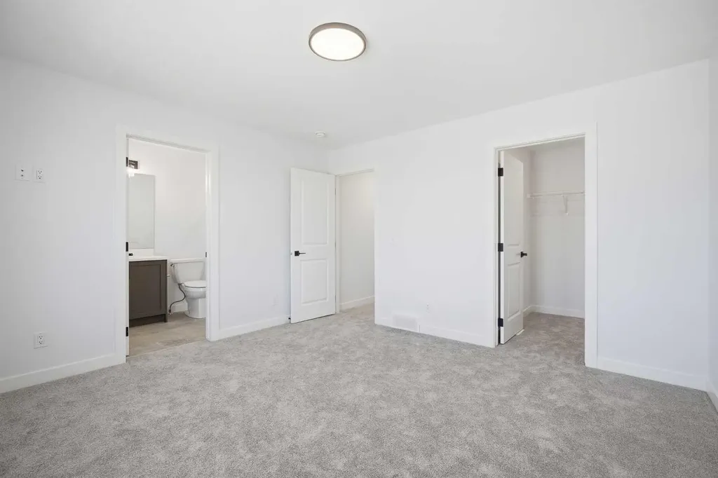 217 Bridgeport Gate Chestermere AB T1X 3E2