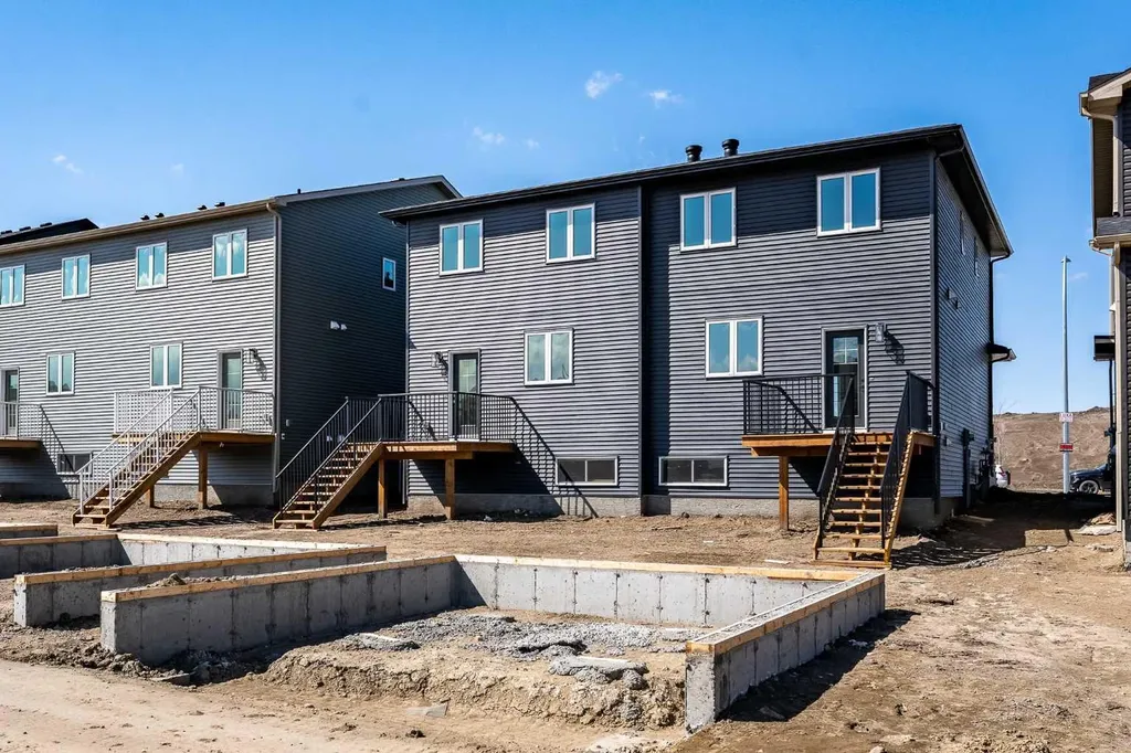 217 Bridgeport Gate Chestermere AB T1X 3E2