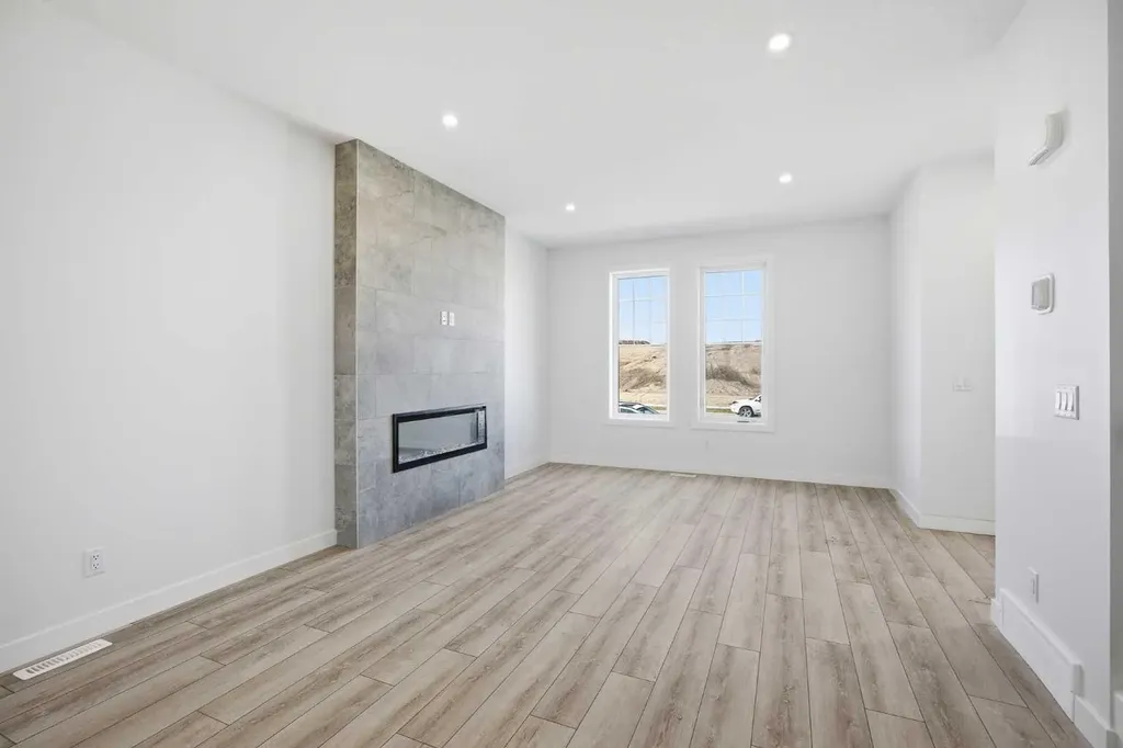 217 Bridgeport Gate Chestermere AB T1X 3E2