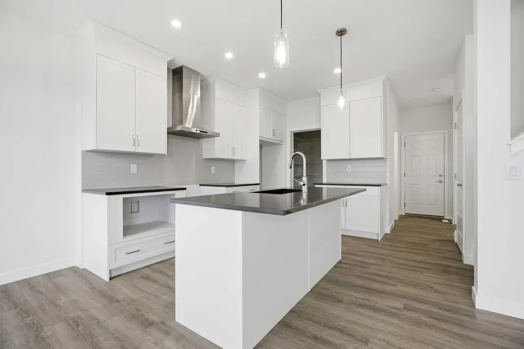 229 Dawson Wharf Road Chestermere AB T1X 2W1