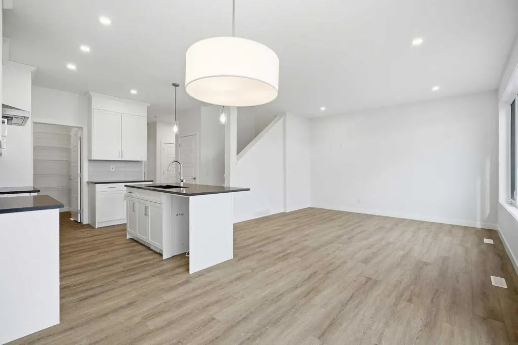 229 Dawson Wharf Road Chestermere AB T1X 2W1