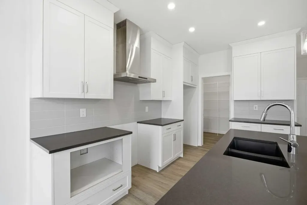 229 Dawson Wharf Road Chestermere AB T1X 2W1