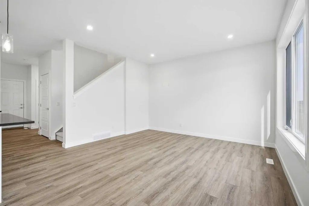 229 Dawson Wharf Road Chestermere AB T1X 2W1