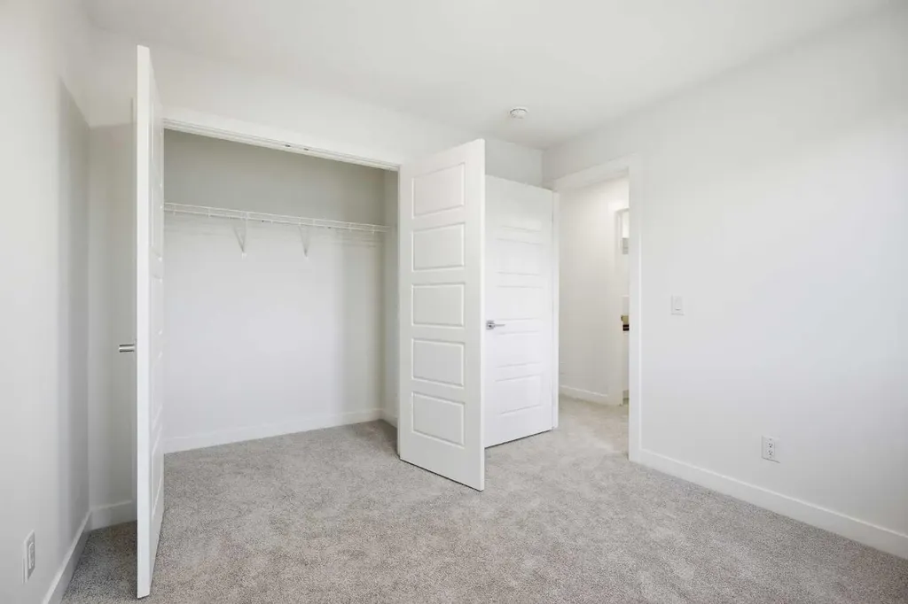229 Dawson Wharf Road Chestermere AB T1X 2W1