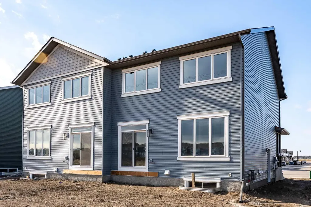 229 Dawson Wharf Road Chestermere AB T1X 2W1