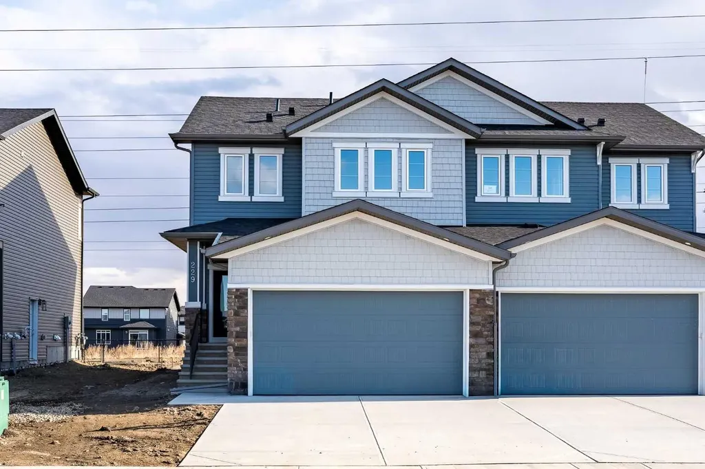 229 Dawson Wharf Road Chestermere AB T1X 2W1