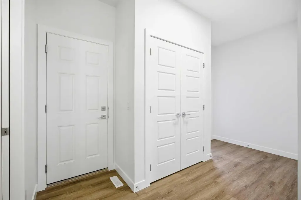 229 Dawson Wharf Road Chestermere AB T1X 2W1