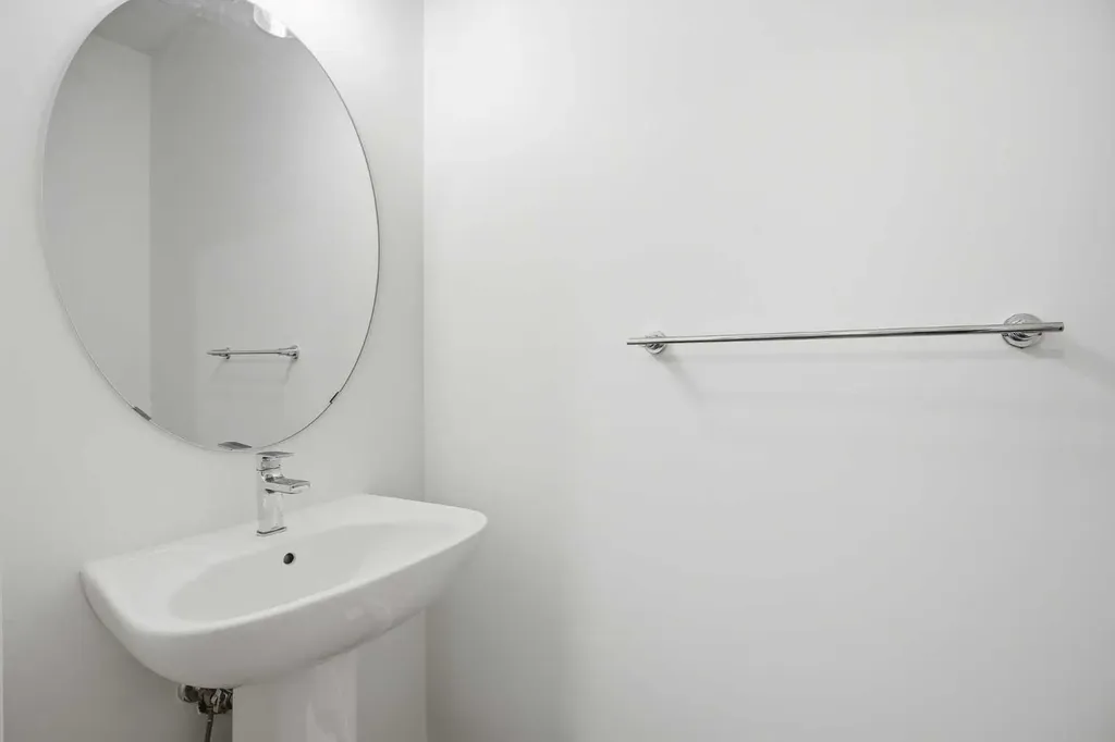 229 Dawson Wharf Road Chestermere AB T1X 2W1
