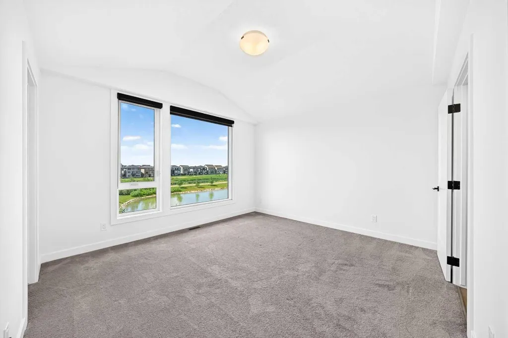 55 Lucas Way NW Calgary AB T3P 2C7