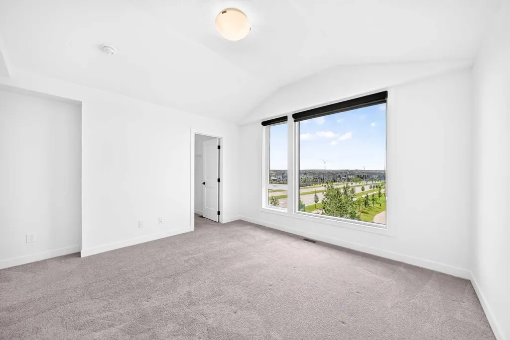 55 Lucas Way NW Calgary AB T3P 2C7