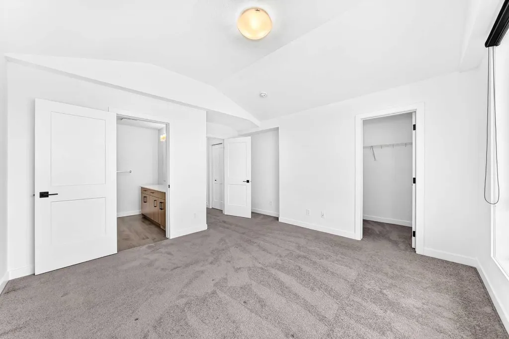 55 Lucas Way NW Calgary AB T3P 2C7