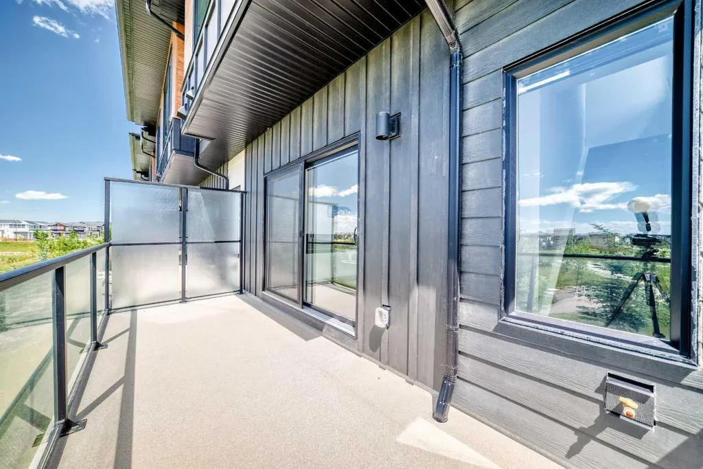 55 Lucas Way NW Calgary AB T3P 2C7