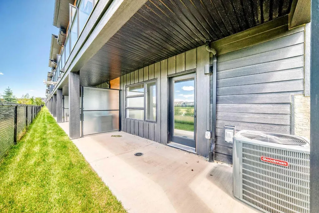 55 Lucas Way NW Calgary AB T3P 2C7
