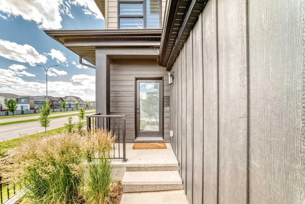 55 Lucas Way NW Calgary AB T3P 2C7