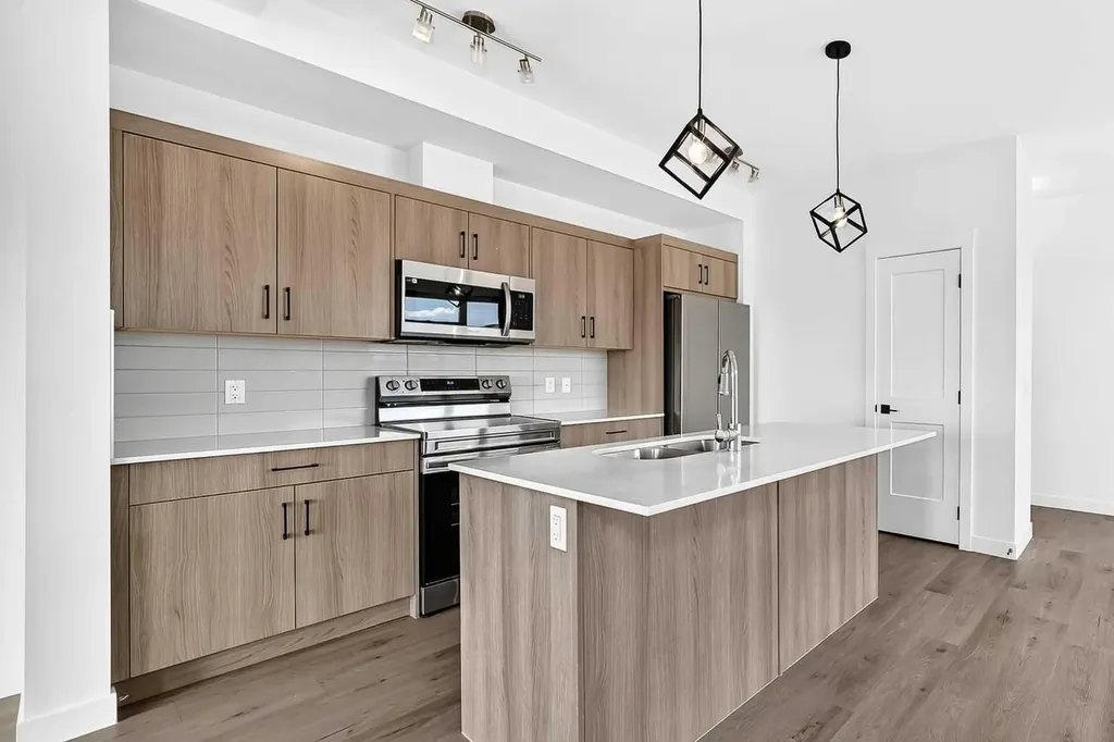 55 Lucas Way NW Calgary AB T3P 2C7