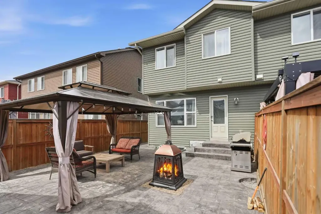 225 Fireside Drive Cochrane AB T4C 2L4