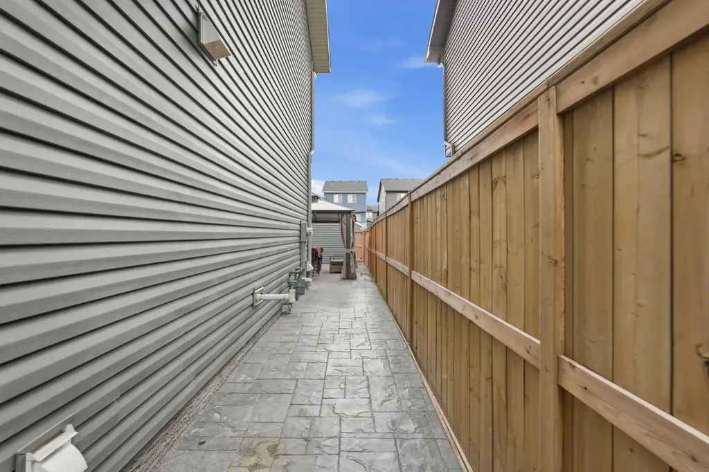 225 Fireside Drive Cochrane AB T4C 2L4