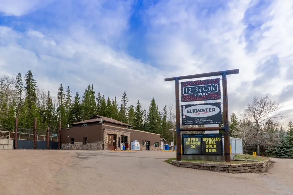 301 6 Avenue Rural Cypress County AB T0J 1C0