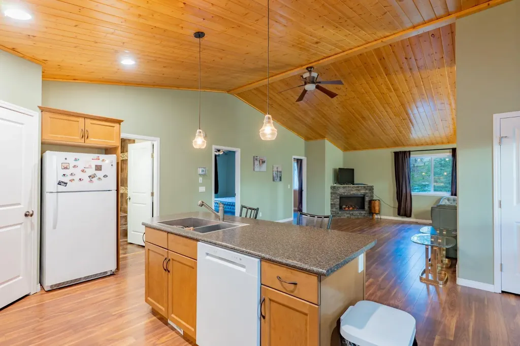 301 6 Avenue Rural Cypress County AB T0J 1C0