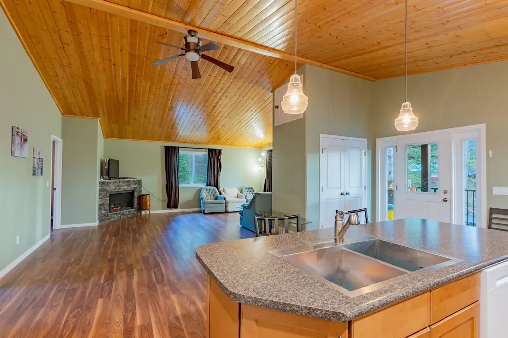 301 6 Avenue Rural Cypress County AB T0J 1C0