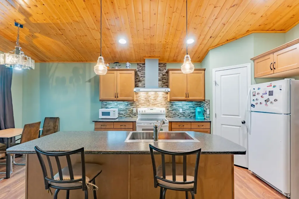 301 6 Avenue Rural Cypress County AB T0J 1C0