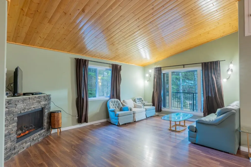 301 6 Avenue Rural Cypress County AB T0J 1C0