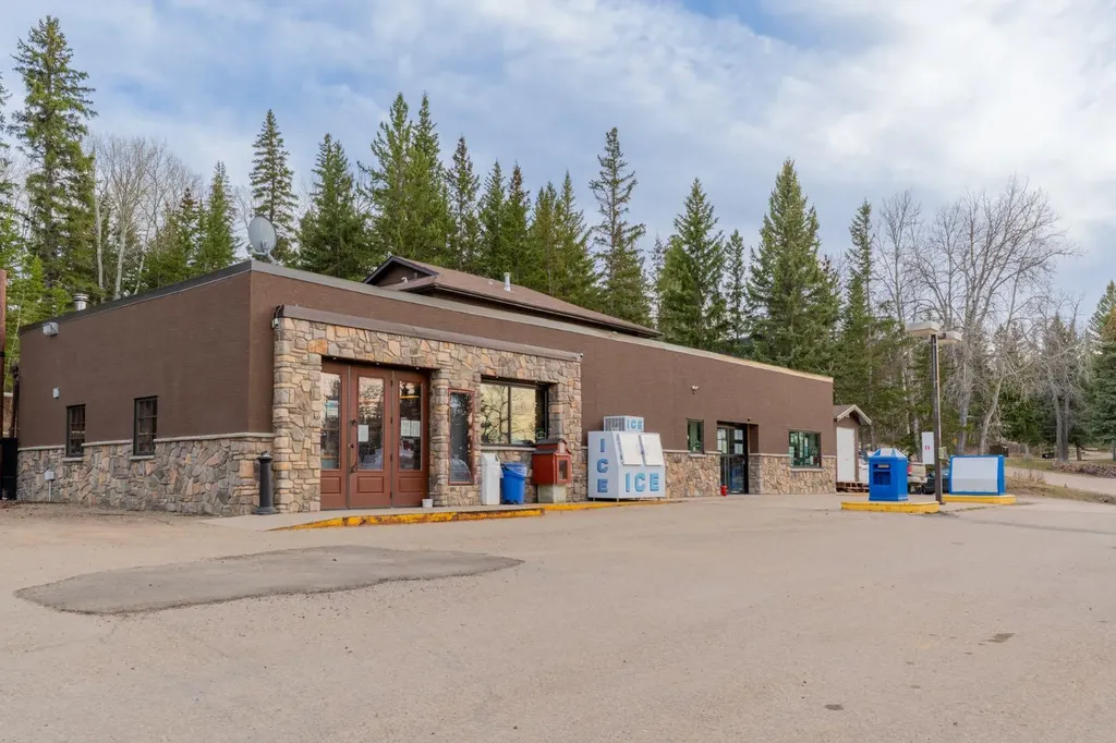 301 6 Avenue Rural Cypress County AB T0J 1C0