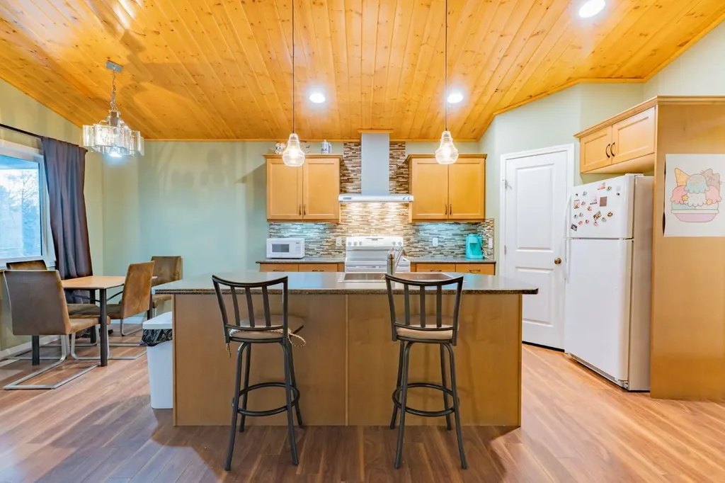 301 6 Avenue Rural Cypress County AB T0J 1C0