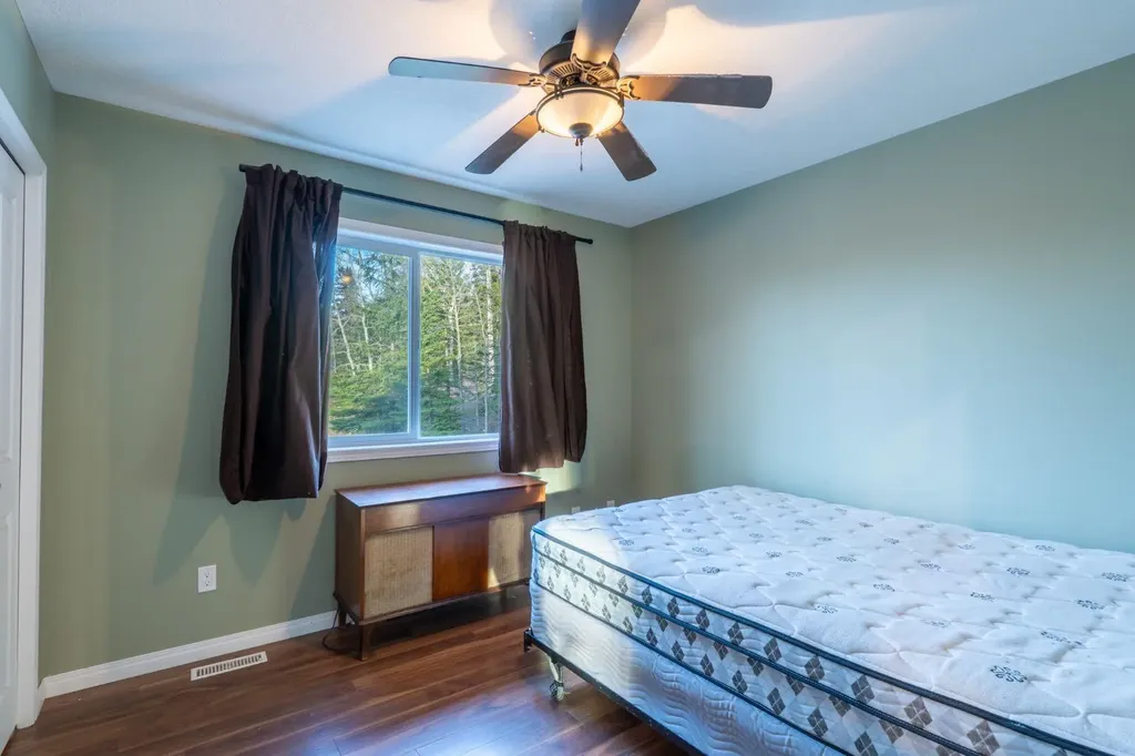 301 6 Avenue Rural Cypress County AB T0J 1C0